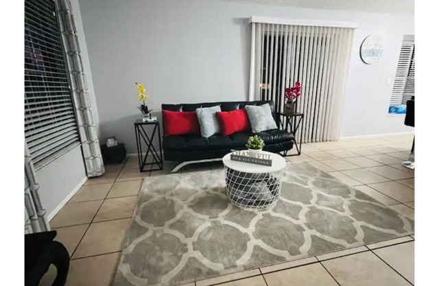 Comfortable, Cozy & Peaceful Home Close to Beach