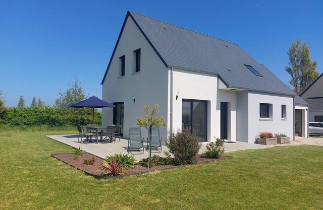 Comfortable house in Réville, pets allowed, bikes included