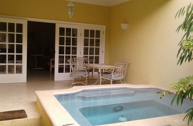 Comfortable Pool, Beach Townhouse, 2 Bedroom, A/C