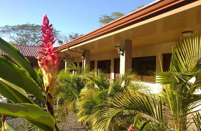 Comfortable room with A/C Jacó Beach with pivate bathroom