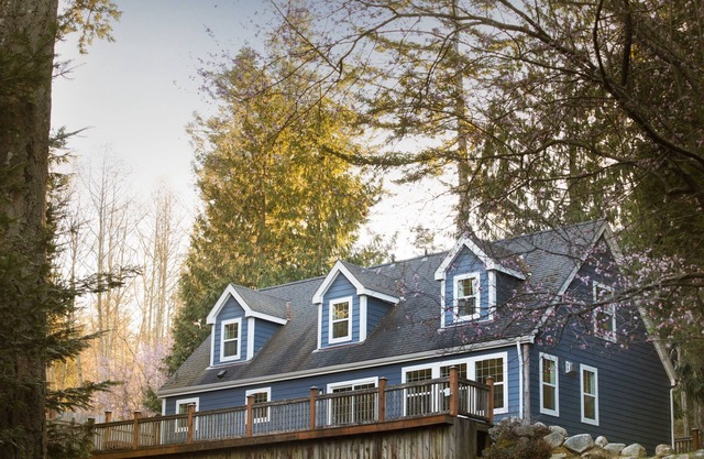 Comfortable, Spacious House Perfect for Families & Friend Groups. Beach Access.