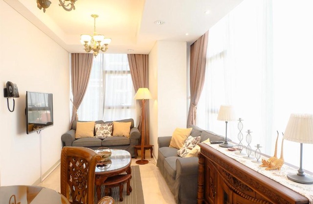 Comfy 2BR L'Avenue Apartment By Travelio