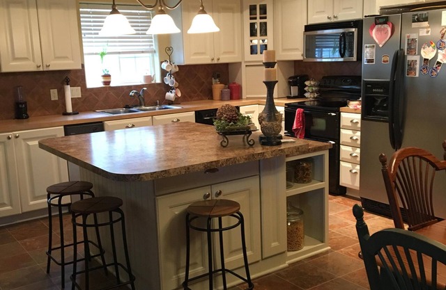 Comfy and Spacious home for your get away! Small town charm!