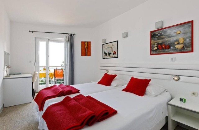 Comfy Beach Apartments with its own balcony