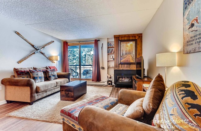 Completely Renovated, Immaculate Condo. Steps Away from Downtown TE105