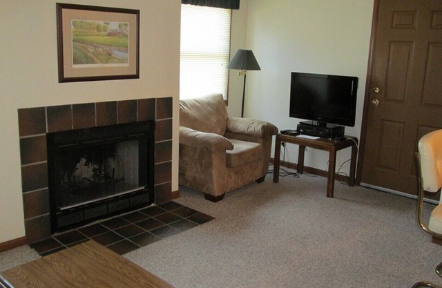 Condo at the Unv. of Notre Dame, Football weekends, short and long term stays we