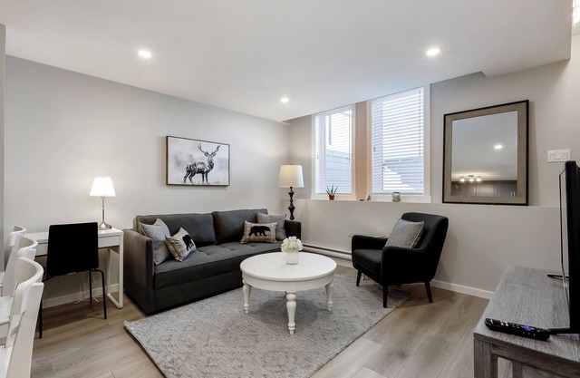 Condo by South Health Campus