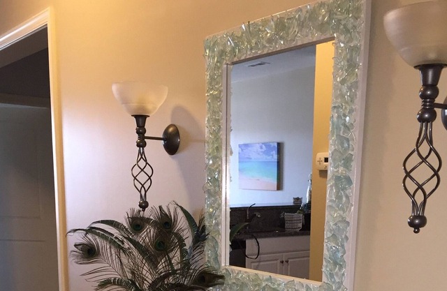 Condo, elevator, pool, bike to the beach