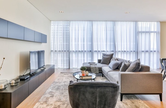 Contemporary 3 BR Apt in City Walk Bldg 11B #306