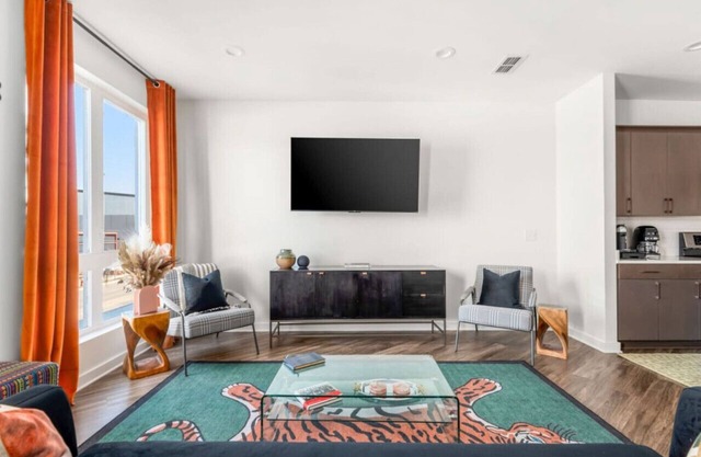 Contemporary Comfort in West Nashville: A Serene Retreat in The Nations