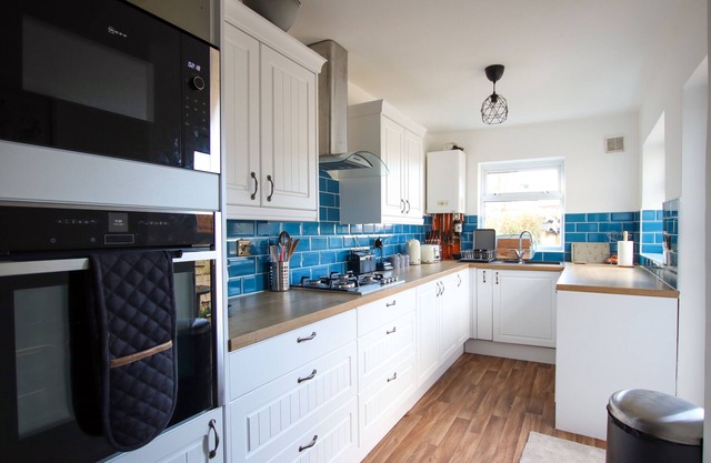 Contemporary Home in Friendly Easton - Free Parking