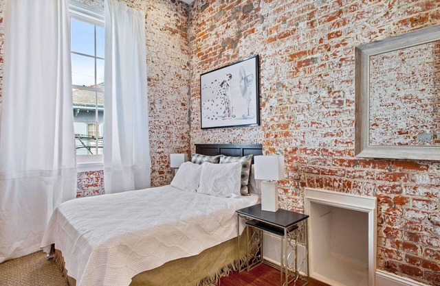 Contemporary Marigny Apt on Frenchmen St.