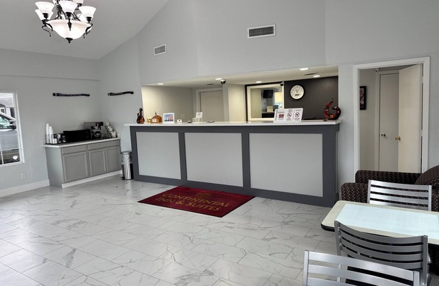 Continental Inn & Suites Nacogdoches TX/SFA University/Downtown