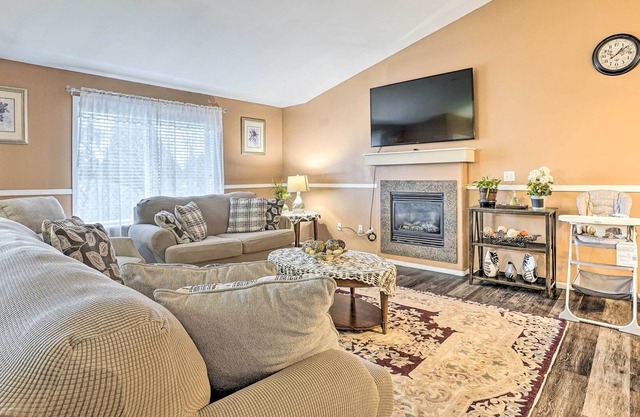 Convenient Everett Home w/ Private Deck