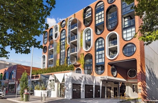 Convenient modern apartment in Canberra central