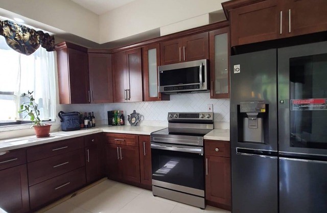 Cool 2-bedroom apartment with AC in Stony Hill