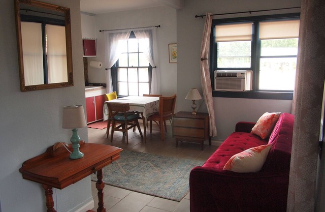 Cool ground floor apartment #101