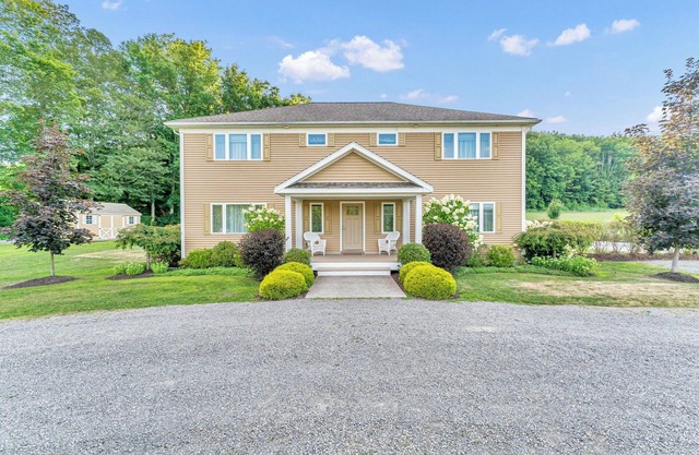 Coop Diamonds Luxury Rentals; Sunrise Estates 4