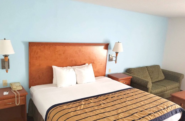 Coratel Inn & Suites By Jasper New Braunfels IH-35 EXT 189- 1 King Bed NS