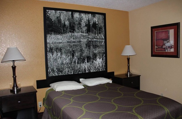 Coratel Inn & Suites Stillwater - 1 King Bed Non-Smoking