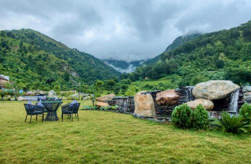 Corbett Vanvaas Resort