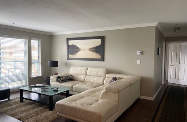 Corporate ; relocating to North Vancouver , business stays , pet friendly ;