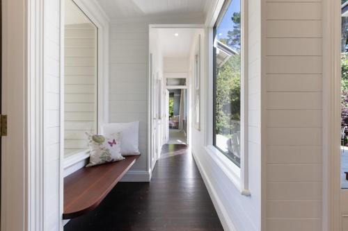 Coryong - A grand residence, 500m from Leura mall