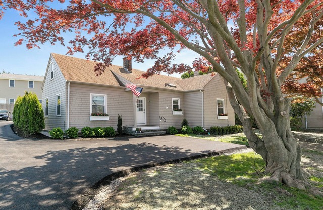 Costal Cottage Retreat minutes from Newport RI