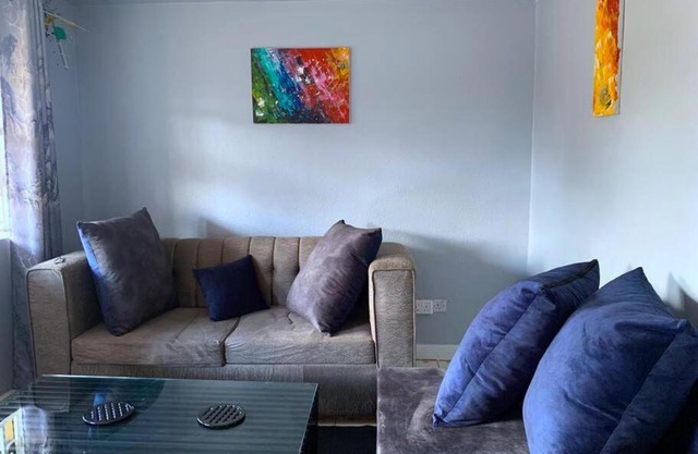 Cosy 2brm with WiFi, 5min from CBD
