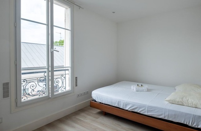 Cosy and Convenient Studio near Gare du Nord (18th arr.)