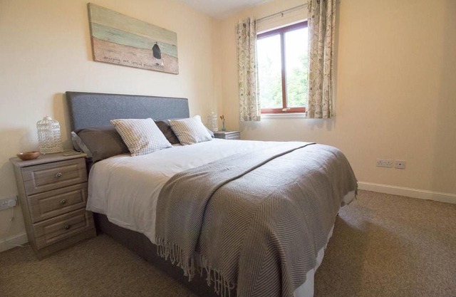 Cosy and welcoming. A real home from home with parking and access to city