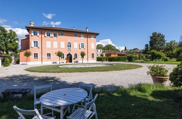 Cosy apartment for 4 people with A/C, WIFI, TV and patio