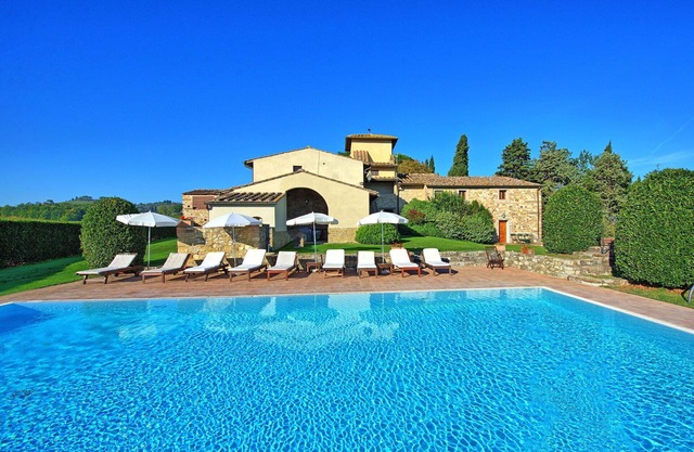 Cosy apartment with WIFI, pool, TV, pets allowed and panoramic view, close to Greve In Chianti
