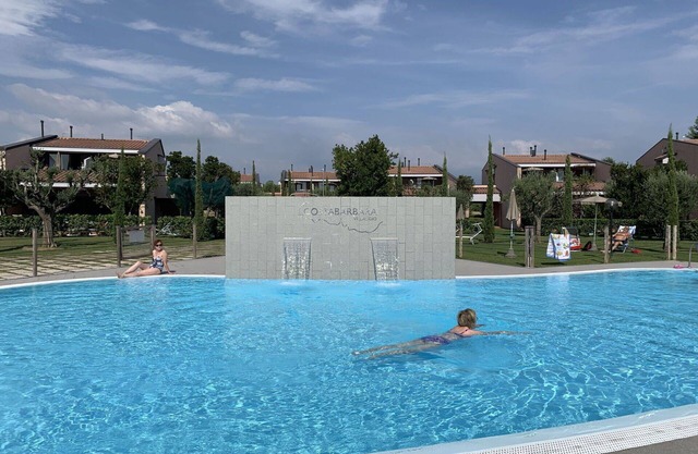 Cosy apartment for 4 people with A/C, WIFI, pool, TV, terrace and pets allowed