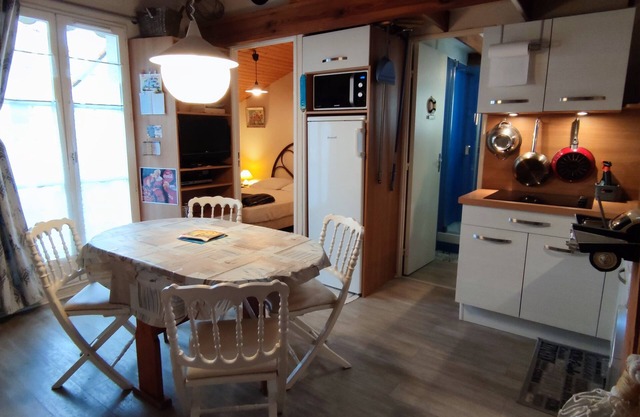 Cosy apartment a few steps from the Rémigeasse beach