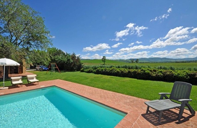 Cosy apartment for 6 guests with pool, WIFI and panoramic view, close to Montepulciano