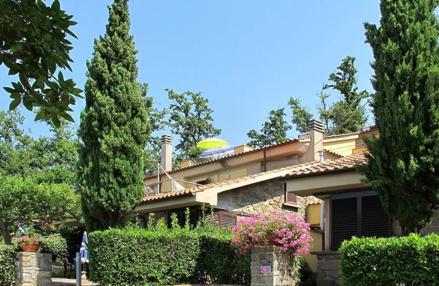 Cosy apartment for 2 people with pool, WIFI, TV, terrace, pets allowed, panoramic view and parking