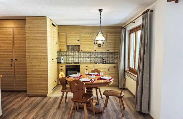 Cosy apartment for 2 people with WIFI, pool, TV, balcony, pets allowed and panoramic view