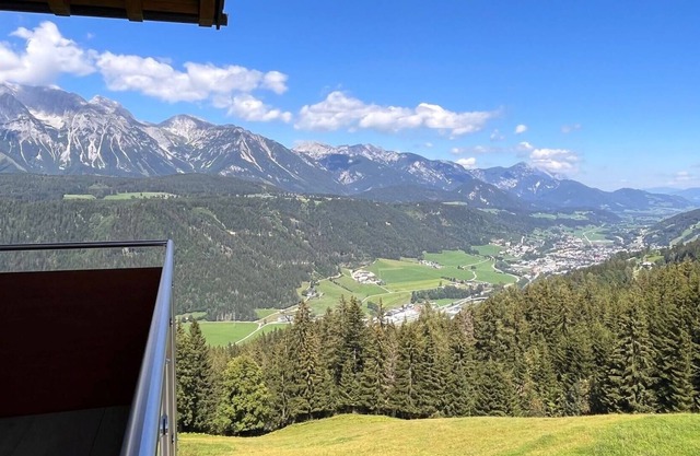 Cosy apartment for 4 people with WIFI, TV, balcony and parking