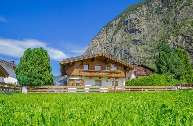 Cosy apartment for 4 people with WIFI, TV and balcony