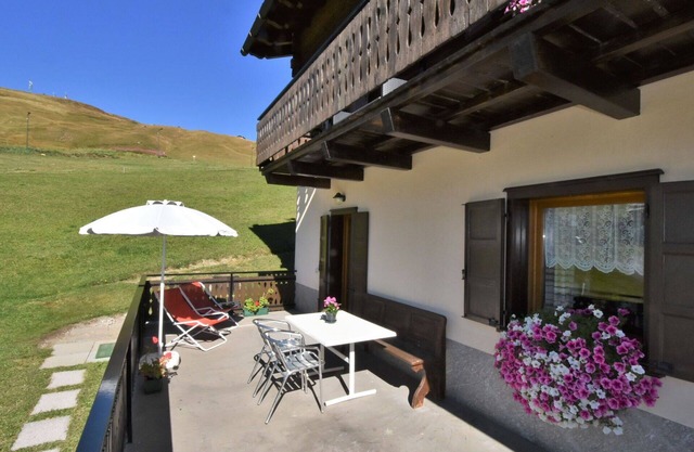 Cosy apartment for 4 guests with WIFI, TV and terrace