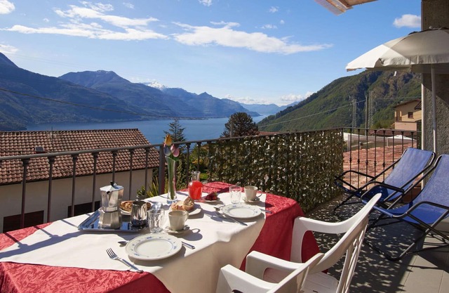 Cosy apartment for 4 guests with WIFI, TV, balcony, pets allowed and parking