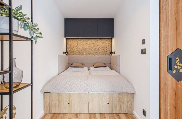 Cosy apartment for 5 guests with A/C, WIFI, TV and balcony