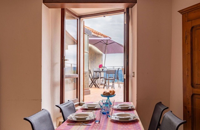 Cosy apartment for 5 people with TV, terrace and pets allowed
