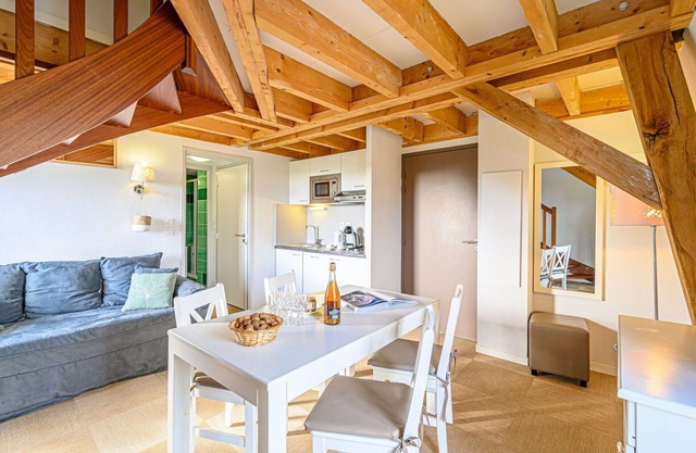 Cosy apartment for 6 guests with pool, WIFI, TV and panoramic view