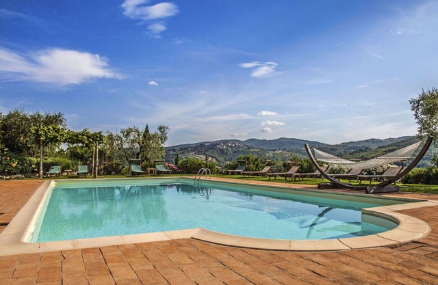 Cosy apartment for 6 people with pool, WIFI, TV, patio, pets allowed and panoramic view