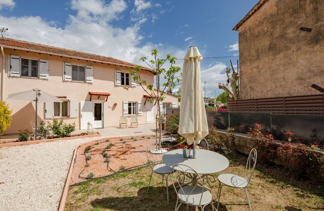 Cosy apartment for 4 people with WIFI, A/C, TV and terrace