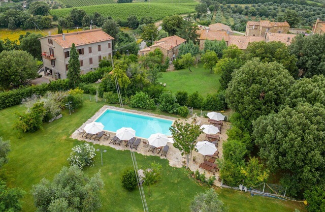 Cosy apartment in villa with A/C, pool, WIFI, TV, patio, pets allowed and panoramic view