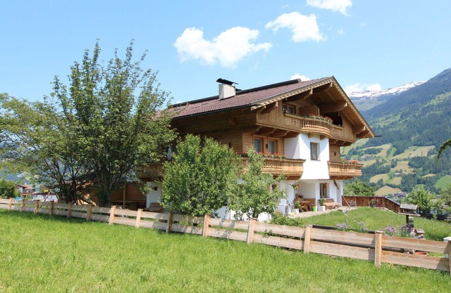 Cosy apartment in villa for 2 people with WIFI, TV, terrace, pets allowed and panoramic view