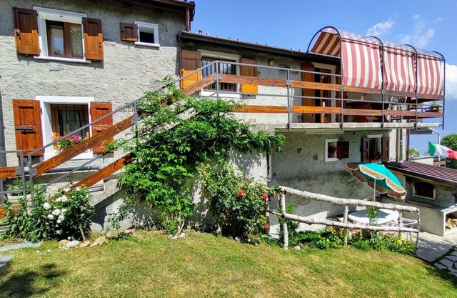 Cosy apartment for 6 people with WIFI, TV, patio and pets allowed